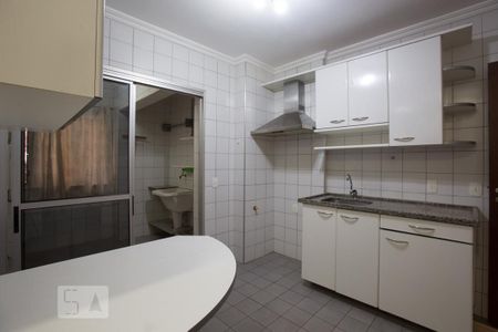 Apartamento para alugar com 120m², 3 quartos e 2 vagasCozinha
