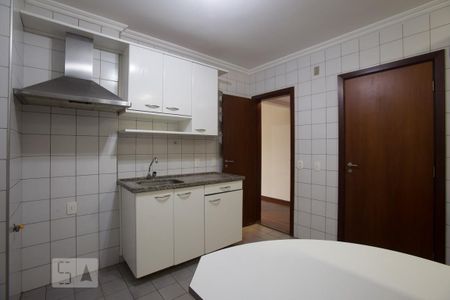 Apartamento para alugar com 120m², 3 quartos e 2 vagasCozinha