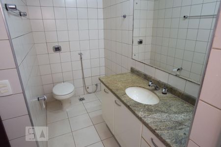 Apartamento para alugar com 120m², 3 quartos e 2 vagasBanheiro da suíte