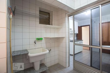 Apartamento para alugar com 120m², 3 quartos e 2 vagasÁrea de serviço