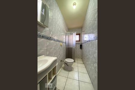 Casa à venda com 200m², 4 quartos e 4 vagas Casa à venda com 200m², 4 quartos e 4 vagasBanheiro