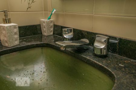 Apartamento à venda com 138m², 3 quartos e 2 vagas Apartamento à venda com 138m², 3 quartos e 2 vagasDetalhe Banheiro