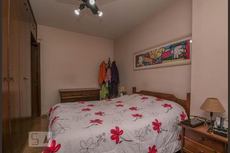 Apartamento à venda com 138m², 3 quartos e 2 vagas Apartamento à venda com 138m², 3 quartos e 2 vagasSuite