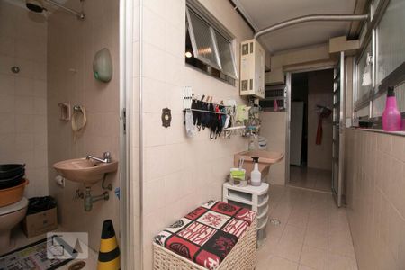 Apartamento à venda com 138m², 3 quartos e 2 vagas Apartamento à venda com 138m², 3 quartos e 2 vagasÁrea de Serviço