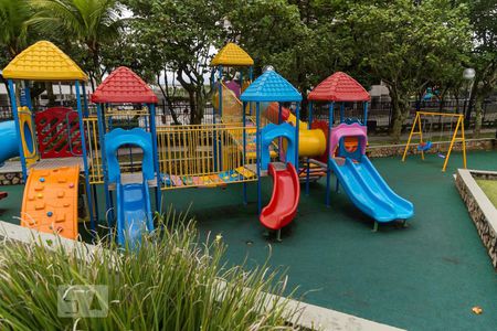 Apartamento à venda com 155m², 3 quartos e 2 vagas Apartamento à venda com 155m², 3 quartos e 2 vagasÁrea Comum - Playground