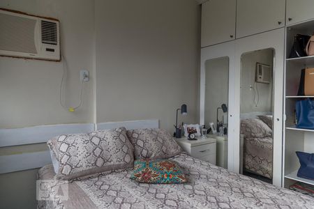 Apartamento à venda com 155m², 3 quartos e 2 vagas Apartamento à venda com 155m², 3 quartos e 2 vagasQuarto 1