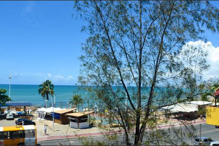 Vista para o mar de apartamento para alugar com 2 quartos, 70m² em Itapuã, Salvador