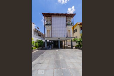Apartamento para alugar com 110m², 3 quartos e 1 vaga Apartamento para alugar com 110m², 3 quartos e 1 vagaFachada