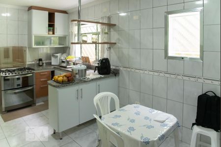 Casa à venda com 125m², 3 quartos e 2 vagasCozinha