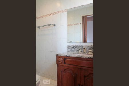 Apartamento à venda com 99m², 4 quartos e 1 vagaBanheiro do Quarto 3 - Suíte