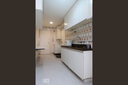 Apartamento à venda com 99m², 4 quartos e 1 vagaCozinha