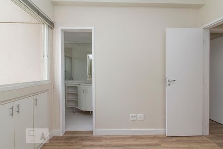 Apartamento à venda com 56m², 2 quartos e 1 vaga Apartamento à venda com 56m², 2 quartos e 1 vagaEntrada Banheiro Suíte