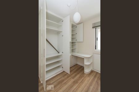 Apartamento à venda com 56m², 2 quartos e 1 vaga Apartamento à venda com 56m², 2 quartos e 1 vagaQuarto 2 - Detalhe armários
