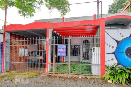 Casa à venda com 250m², 3 quartos e 1 vaga Casa à venda com 250m², 3 quartos e 1 vagaFachada