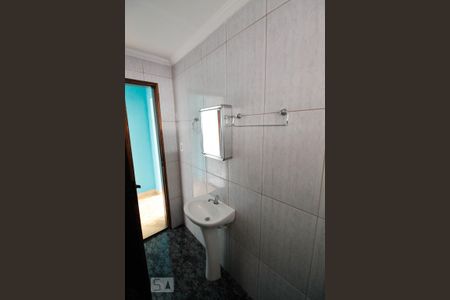 Banheiro de casa para alugar com 1 quarto, 50m² em Jardim Bela Vista, Guarulhos