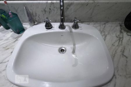 Apartamento à venda com 220m², 3 quartos e 4 vagasBanheiro da Suíte 3