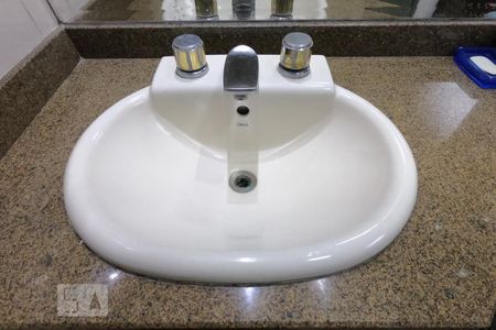 Apartamento à venda com 220m², 3 quartos e 4 vagasBanheiro Suite 1