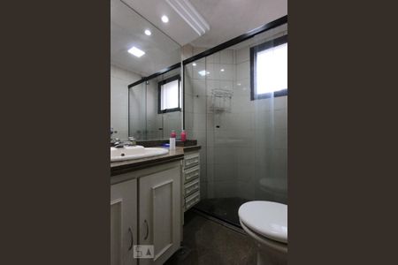 Apartamento à venda com 220m², 3 quartos e 4 vagasBanheiro Suite 1