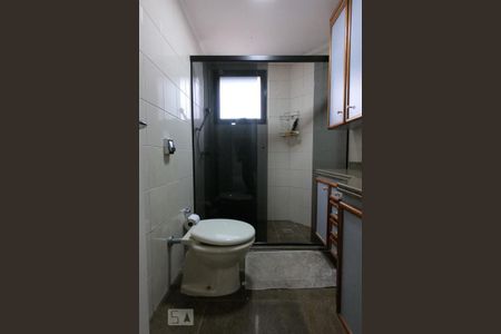 Apartamento à venda com 220m², 3 quartos e 4 vagasBanheiro da Suíte 2