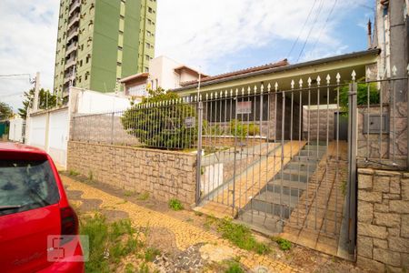Casa à venda com 190m², 2 quartos e 3 vagasFachada