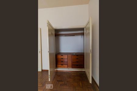 Casa à venda com 190m², 2 quartos e 3 vagasQuarto 01 - Armário