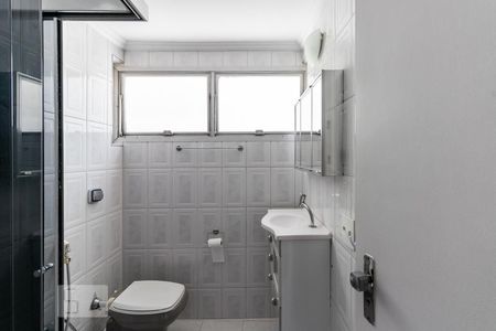 Banheiro de apartamento para alugar com 1 quarto, 45m² em Vila Nova Conceição, São Paulo