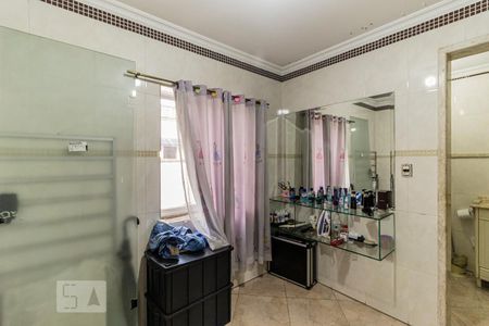 Banheiro da Suíte 1 de apartamento à venda com 3 quartos, 180m² em Santa Efigênia, São Paulo