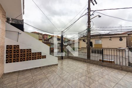 Sacada de casa à venda com 3 quartos, 197m² em Jardim das Flores, Osasco