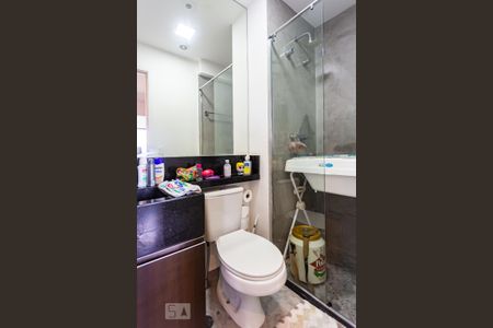Apartamento à venda com 61m², 2 quartos e 1 vaga Apartamento à venda com 61m², 2 quartos e 1 vagaBanheiro