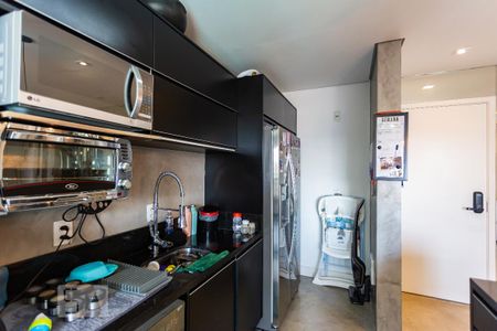 Cozinha de apartamento à venda com 2 quartos, 61m² em Continental, Osasco
