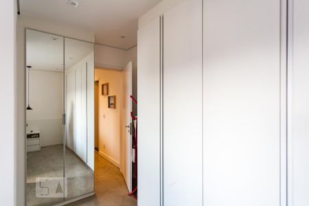 Suíte  de apartamento à venda com 2 quartos, 61m² em Continental, Osasco