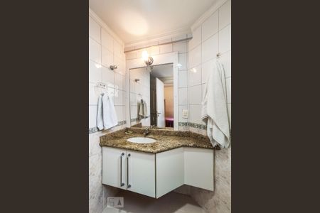 Apartamento à venda com 257m², 4 quartos e 4 vagasBanheiro da Suíte 1