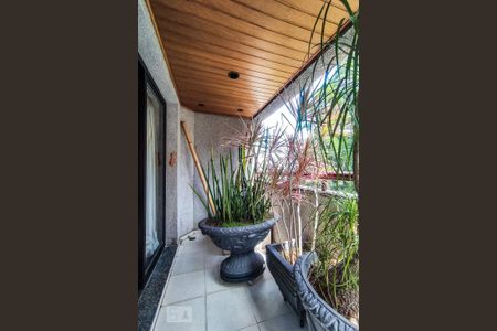 Apartamento à venda com 257m², 4 quartos e 4 vagasVaranda