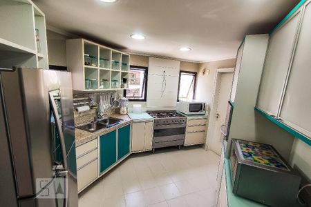 Apartamento à venda com 257m², 4 quartos e 4 vagasCozinha