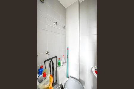 Apartamento à venda com 143m², 3 quartos e 1 vaga Apartamento à venda com 143m², 3 quartos e 1 vagaBanheiro de Serviço