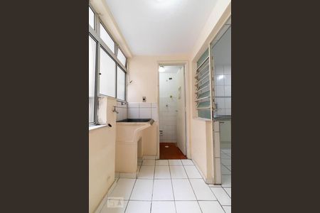 Apartamento para alugar com 68m², 2 quartos e sem vagaÁrea de serviço