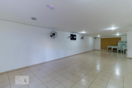 Apartamento para alugar com 44m², 2 quartos e 1 vaga Apartamento para alugar com 44m², 2 quartos e 1 vagaÁrea comum - Salão de festas