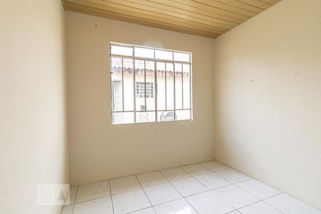 Quarto 2 de casa para alugar com 3 quartos, 70m² em Guaíra, Curitiba