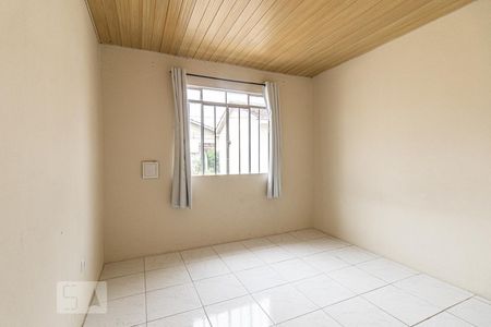 Quarto 1 de casa para alugar com 3 quartos, 70m² em Guaíra, Curitiba