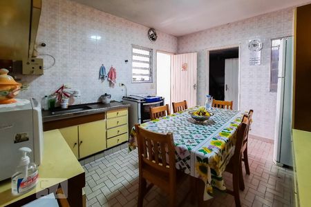 Casa à venda com 470m², 5 quartos e 7 vagas Casa à venda com 470m², 5 quartos e 7 vagasCozinha