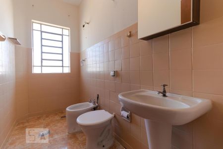 Casa para alugar com 100m², 3 quartos e sem vaga Casa para alugar com 100m², 3 quartos e sem vagaBanheiro