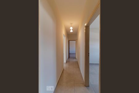 Casa para alugar com 100m², 3 quartos e sem vaga Casa para alugar com 100m², 3 quartos e sem vagaCorredor