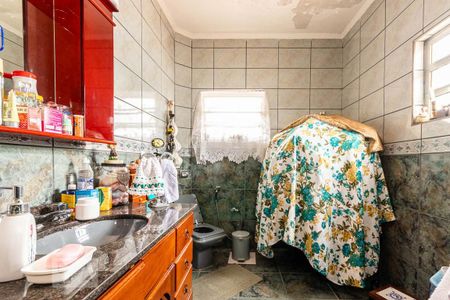 Casa à venda com 200m², 3 quartos e 3 vagasBanheiro suíte 