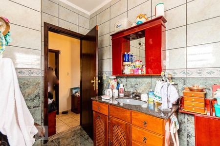 Casa à venda com 200m², 3 quartos e 3 vagasBanheiro suíte 