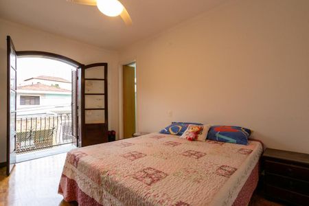 Casa à venda com 240m², 3 quartos e 3 vagasSuíte 2