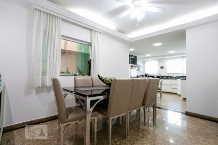 Casa à venda com 240m², 3 quartos e 3 vagasCopa