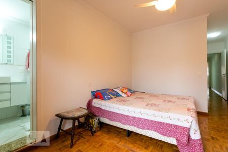 Casa à venda com 240m², 3 quartos e 3 vagasSuíte 2