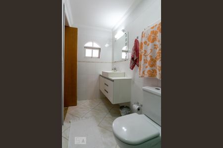 Casa à venda com 240m², 3 quartos e 3 vagasBanheiro da Suíte 2