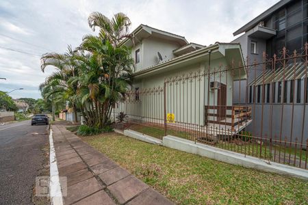 Casa à venda com 396m², 5 quartos e 4 vagasFachada