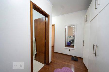 Casa à venda com 396m², 5 quartos e 4 vagasQuarto 4 Suíte